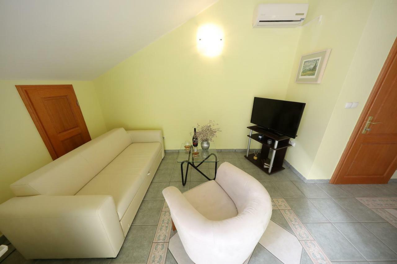 Apartments Villa Marnii Kožino Εξωτερικό φωτογραφία