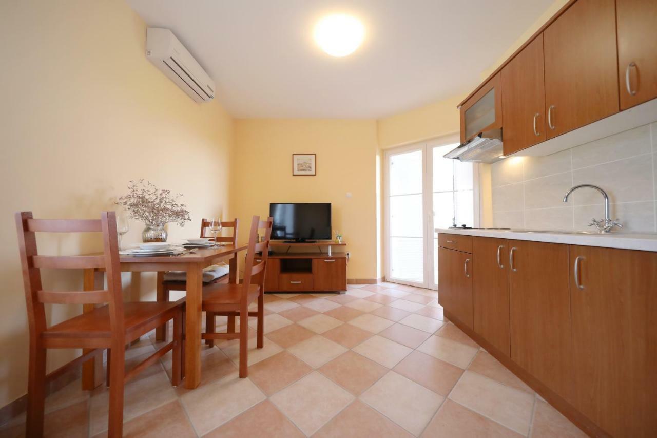 Apartments Villa Marnii Kožino Εξωτερικό φωτογραφία